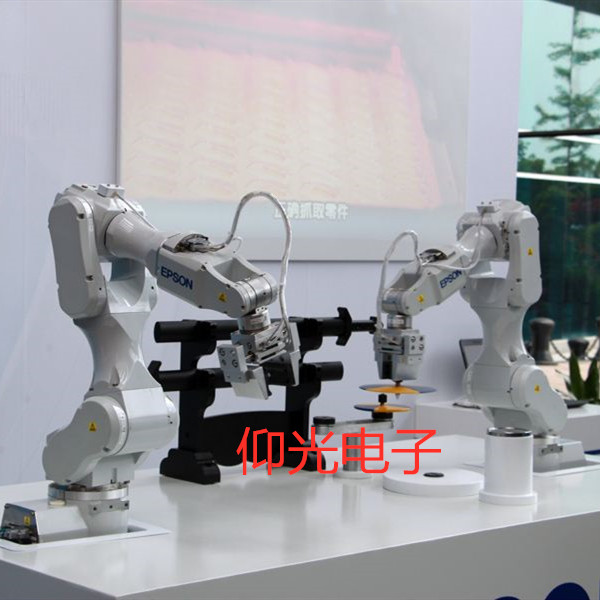 �������C���˹��ψ���Ϣ�R������Q�k��